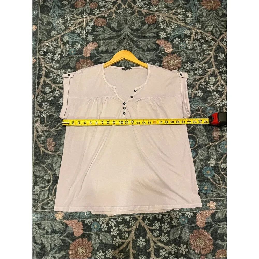 Women's Lavender Button-Front Short Sleeve Top - Picture 7 of 8